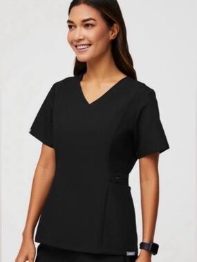 FIGS Women's black Amapa Scrub Top  Style #W21SW1008 V-neck side zip pocket XXL